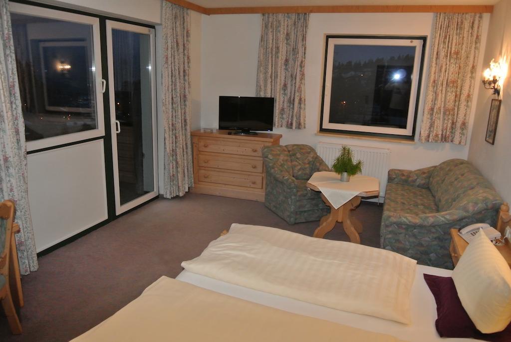 Hotel Gruberhof Innsbruck Igls B&B Экстерьер фото